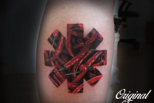 red hot chillipeppers realistisk tatuering chilli frukt